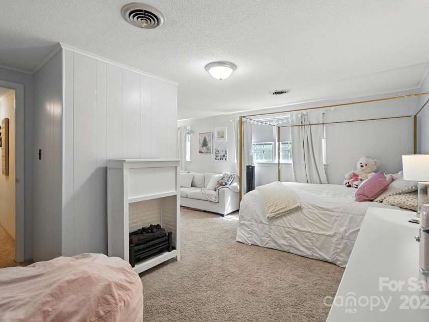 307 Dogwood Drive, Mount Holly, NC 28120.  MLS# CAR4273182, YatesRealty ID 29831. 