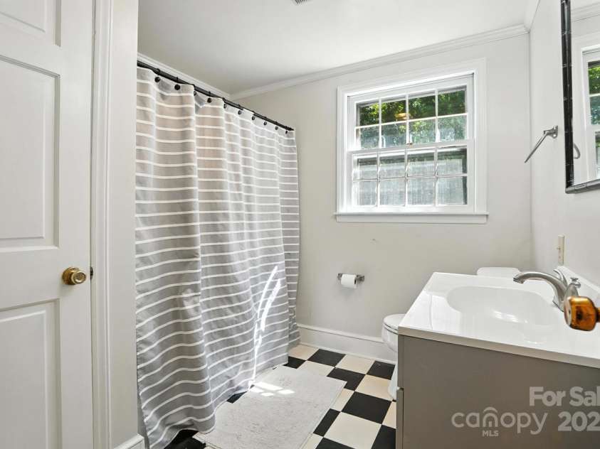 307 Dogwood Drive, Mount Holly, NC 28120.  MLS# CAR4273182, YatesRealty ID 29831. 