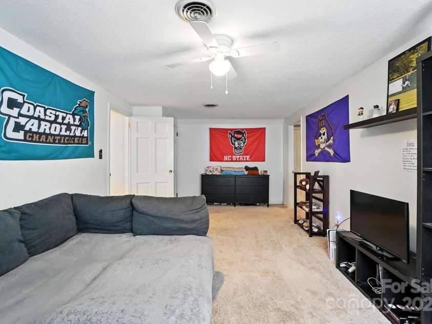 307 Dogwood Drive, Mount Holly, NC 28120.  MLS# CAR4273182, YatesRealty ID 29831. 