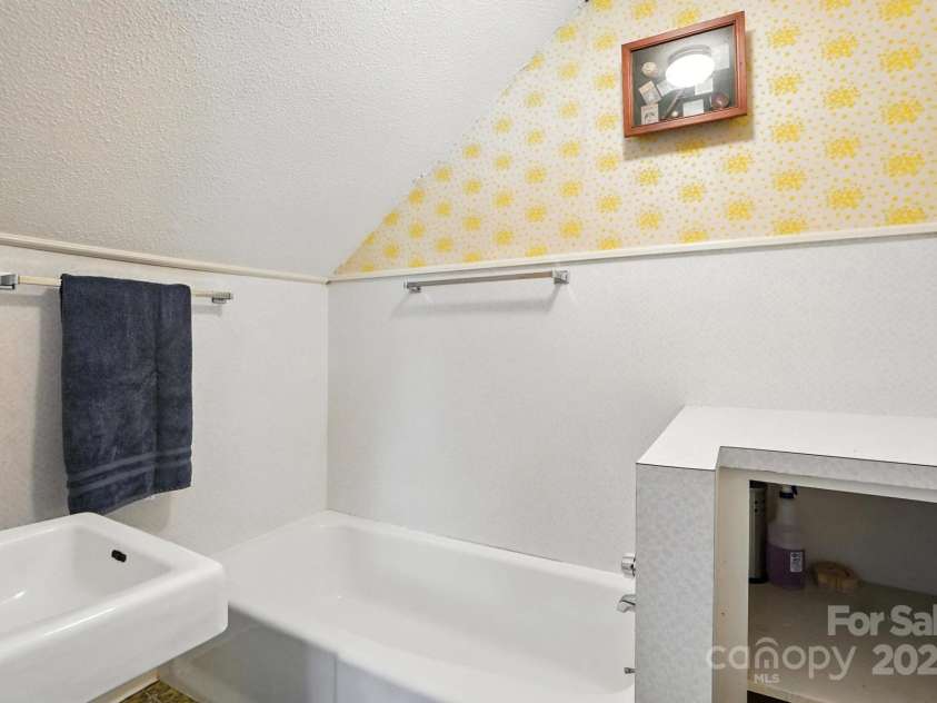 307 Dogwood Drive, Mount Holly, NC 28120.  MLS# CAR4273182, YatesRealty ID 29831. 