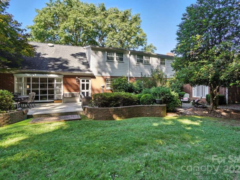 307 Dogwood Drive, Mount Holly, NC 28120.  MLS# CAR4273182, YatesRealty ID 29831. 