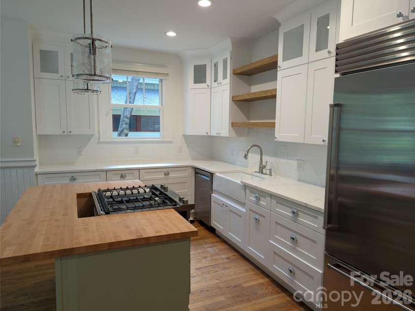 47 Cheshire Drive, Black Mountain, NC 28711.  MLS# CAR4385711, YatesRealty ID 29831. 