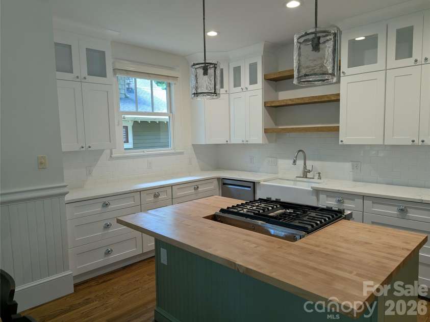 47 Cheshire Drive, Black Mountain, NC 28711.  MLS# CAR4385711, YatesRealty ID 29831. 