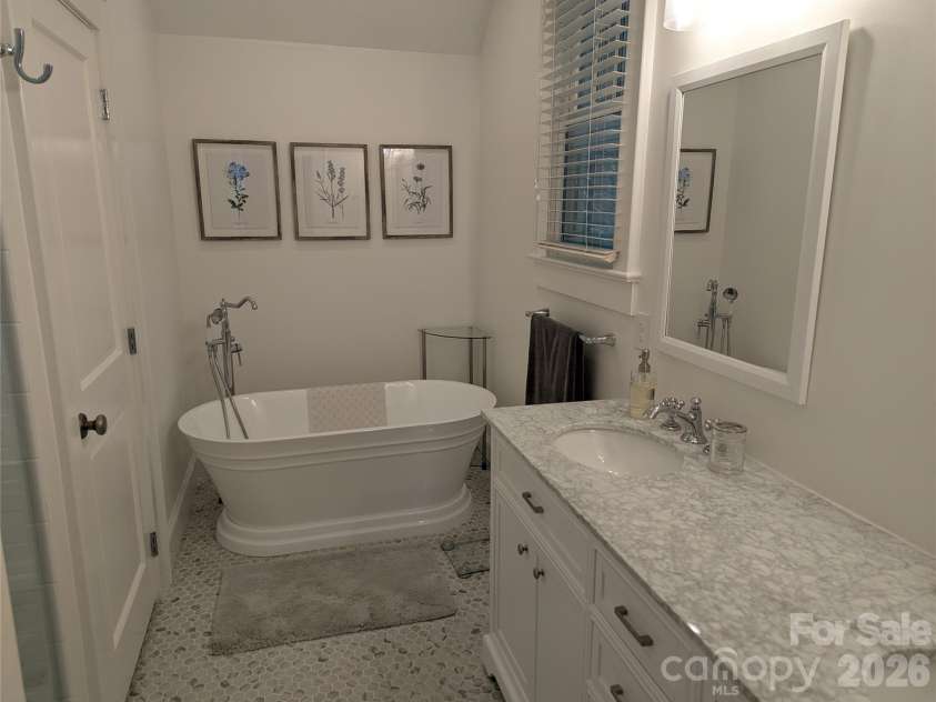 47 Cheshire Drive, Black Mountain, NC 28711.  MLS# CAR4385711, YatesRealty ID 29831. 