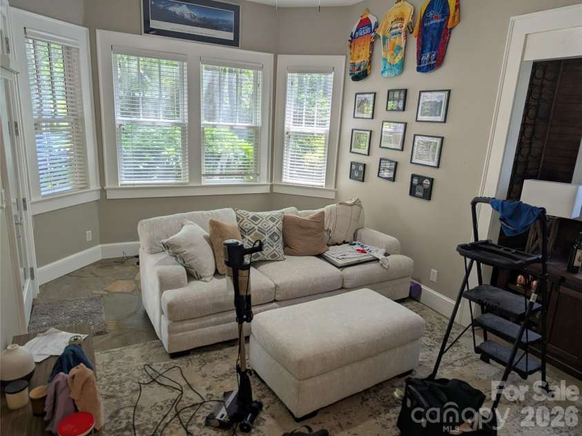 47 Cheshire Drive, Black Mountain, NC 28711.  MLS# CAR4385711, YatesRealty ID 29831. 