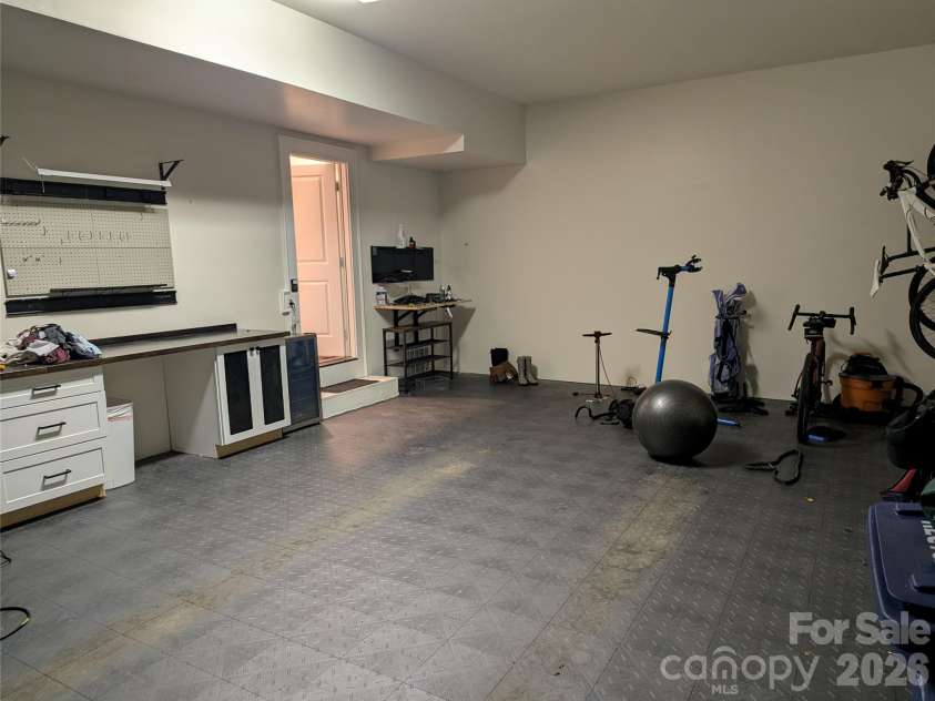 47 Cheshire Drive, Black Mountain, NC 28711.  MLS# CAR4385711, YatesRealty ID 29831. 