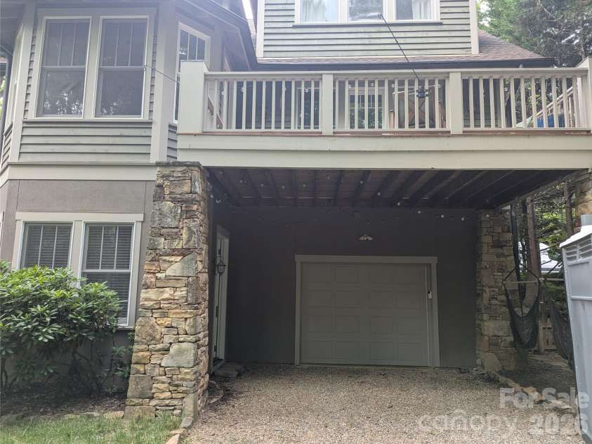 47 Cheshire Drive, Black Mountain, NC 28711.  MLS# CAR4385711, YatesRealty ID 29831. 