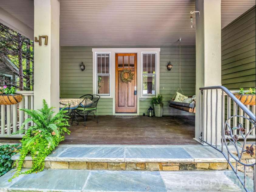 47 Cheshire Drive, Black Mountain, NC 28711.  MLS# CAR4385711, YatesRealty ID 29831. 