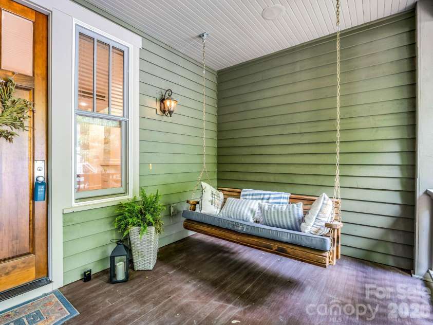 47 Cheshire Drive, Black Mountain, NC 28711.  MLS# CAR4385711, YatesRealty ID 29831. 