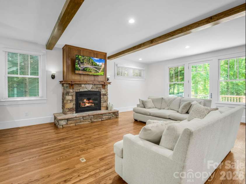 47 Cheshire Drive, Black Mountain, NC 28711.  MLS# CAR4385711, YatesRealty ID 29831. 