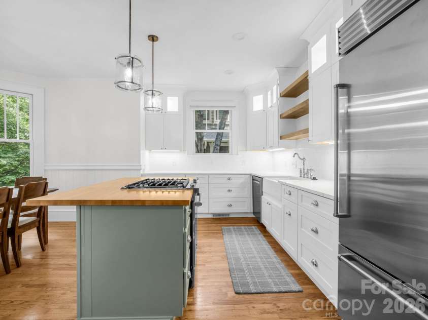 47 Cheshire Drive, Black Mountain, NC 28711.  MLS# CAR4385711, YatesRealty ID 29831. 