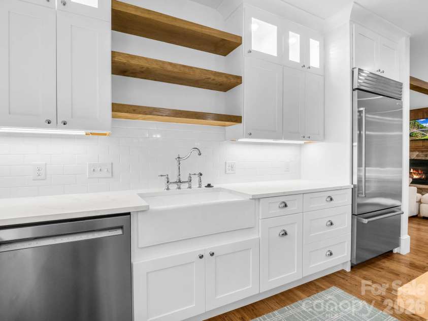 47 Cheshire Drive, Black Mountain, NC 28711.  MLS# CAR4385711, YatesRealty ID 29831. 