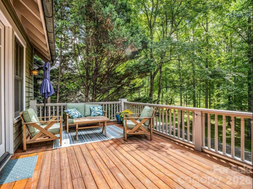 47 Cheshire Drive, Black Mountain, NC 28711.  MLS# CAR4385711, YatesRealty ID 29831. 