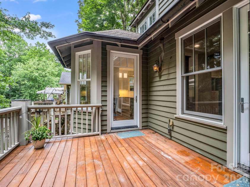 47 Cheshire Drive, Black Mountain, NC 28711.  MLS# CAR4385711, YatesRealty ID 29831. 