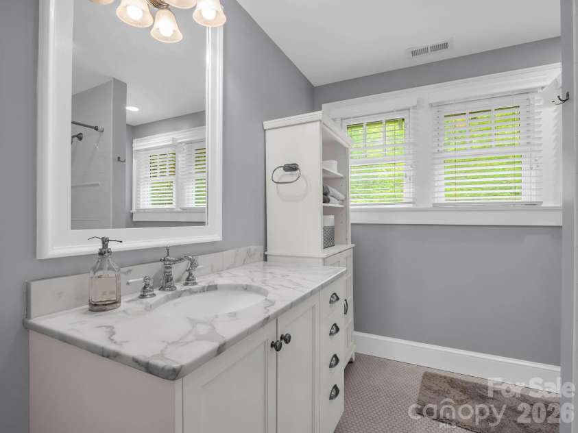 47 Cheshire Drive, Black Mountain, NC 28711.  MLS# CAR4385711, YatesRealty ID 29831. 