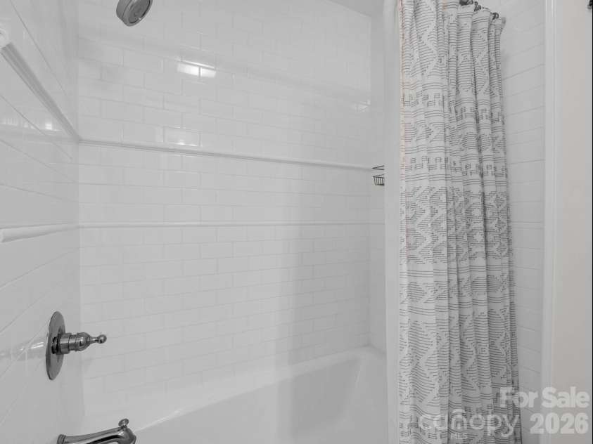 47 Cheshire Drive, Black Mountain, NC 28711.  MLS# CAR4385711, YatesRealty ID 29831. 
