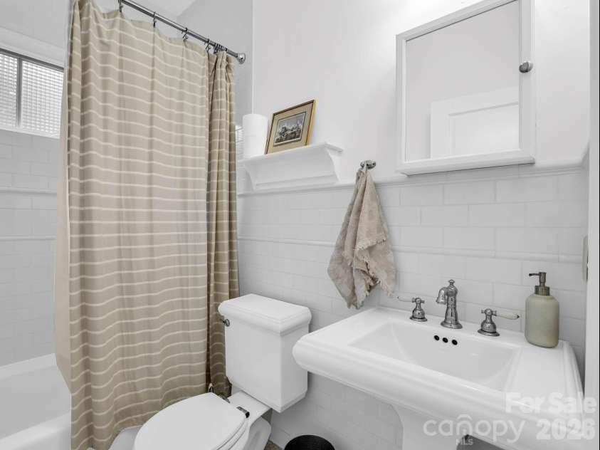 47 Cheshire Drive, Black Mountain, NC 28711.  MLS# CAR4385711, YatesRealty ID 29831. 
