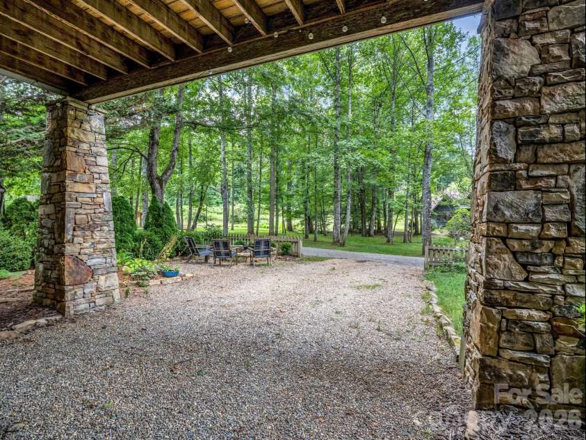 47 Cheshire Drive, Black Mountain, NC 28711.  MLS# CAR4385711, YatesRealty ID 29831. 