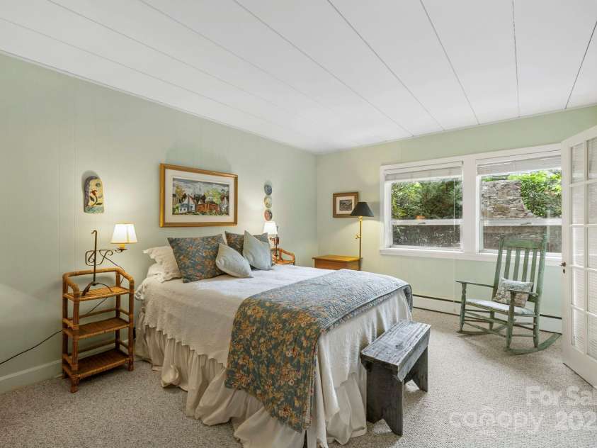 21 Rhododendron Road, Black Mountain, NC 28711.  MLS# CAR4266753, YatesRealty ID 29832. 3rd BR~ basement