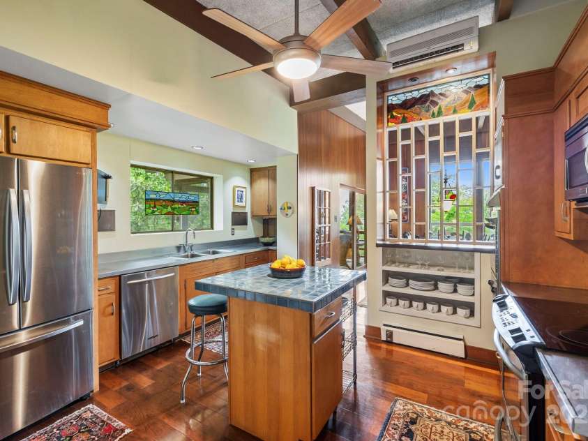 21 Rhododendron Road, Black Mountain, NC 28711.  MLS# CAR4266753, YatesRealty ID 29832. Kitchen