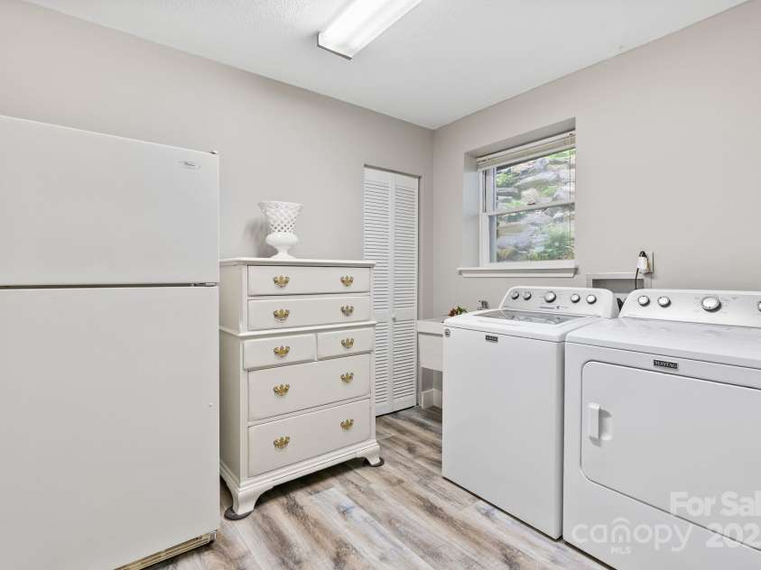 386 Country Club Drive, Canton, NC 28716.  MLS# CAR4272951, YatesRealty ID 29833. Laundry