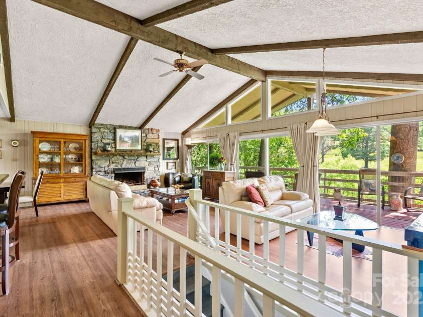 386 Country Club Drive, Canton, NC 28716.  MLS# CAR4272951, YatesRealty ID 29833. Living Room