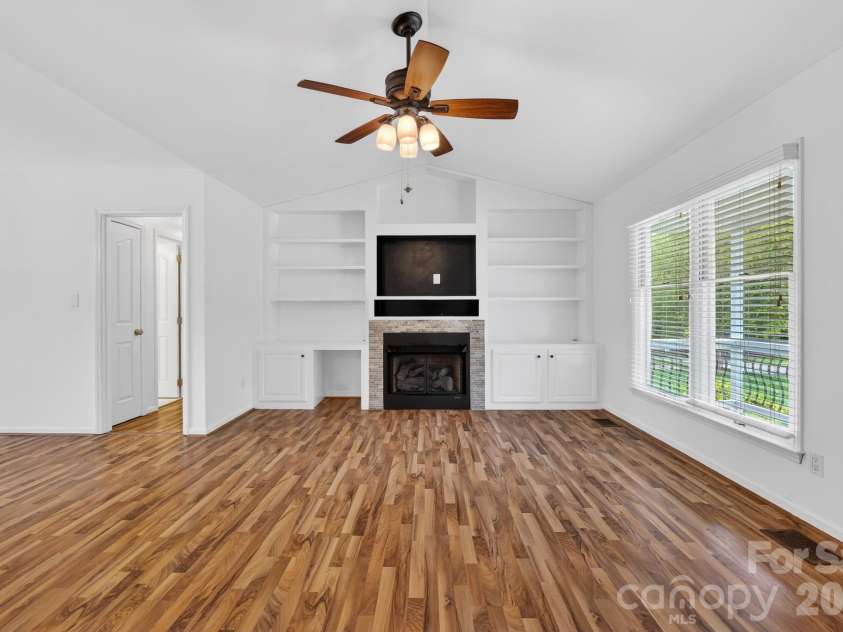 4382 Cross Ridge Drive, Gastonia, NC 28056.  MLS# CAR4392591, YatesRealty ID 29834. 
