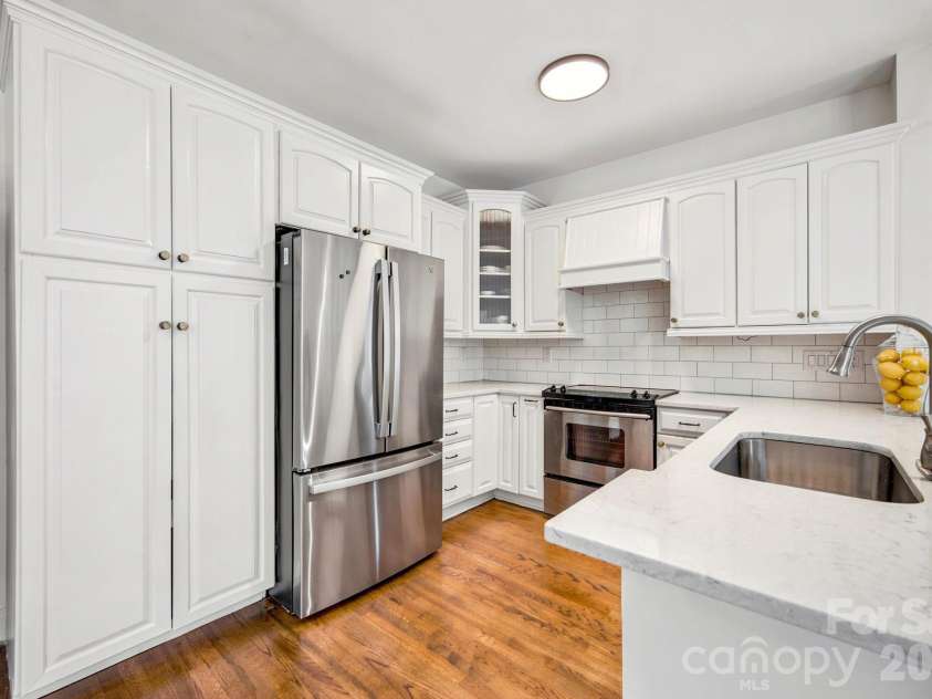 19608 Galleon View, Cornelius, NC 28031.  MLS# CAR4388551, YatesRealty ID 29835. 