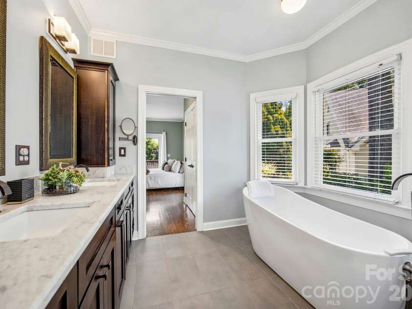 19608 Galleon View, Cornelius, NC 28031.  MLS# CAR4388551, YatesRealty ID 29835. 