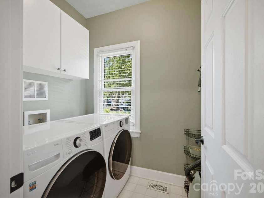 19608 Galleon View, Cornelius, NC 28031.  MLS# CAR4388551, YatesRealty ID 29835. 