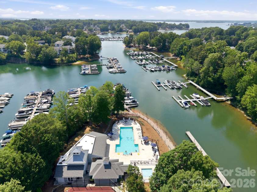 19608 Galleon View, Cornelius, NC 28031.  MLS# CAR4388551, YatesRealty ID 29835. 