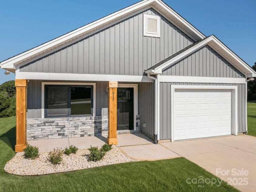 815 32nd Street, Conover, NC 28613.  MLS# CAR4280684, YatesRealty ID 29835. 