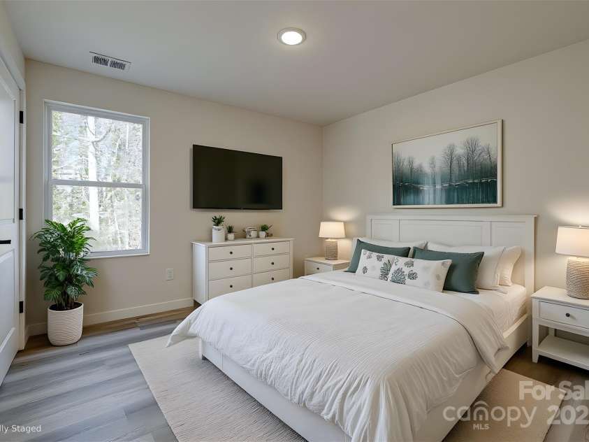 815 32nd Street, Conover, NC 28613.  MLS# CAR4280684, YatesRealty ID 29835. 