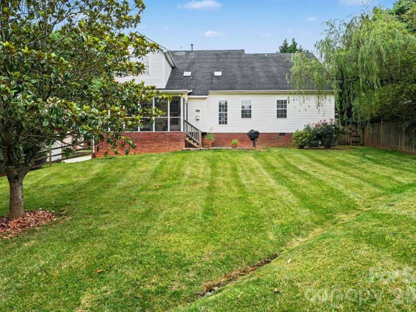 110 Sandreed Drive, Mooresville, NC 28117.  MLS# CAR4393168, YatesRealty ID 29836. 