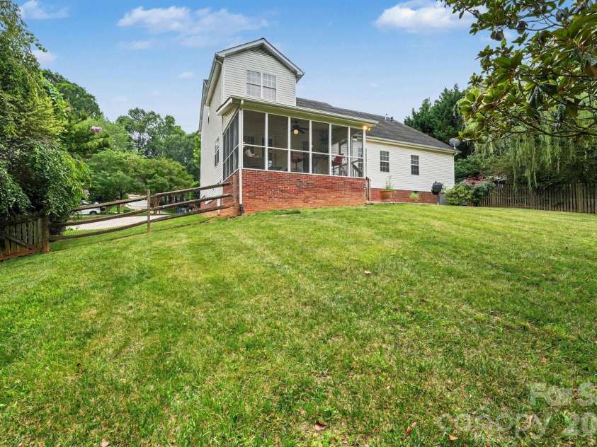 110 Sandreed Drive, Mooresville, NC 28117.  MLS# CAR4393168, YatesRealty ID 29836. 