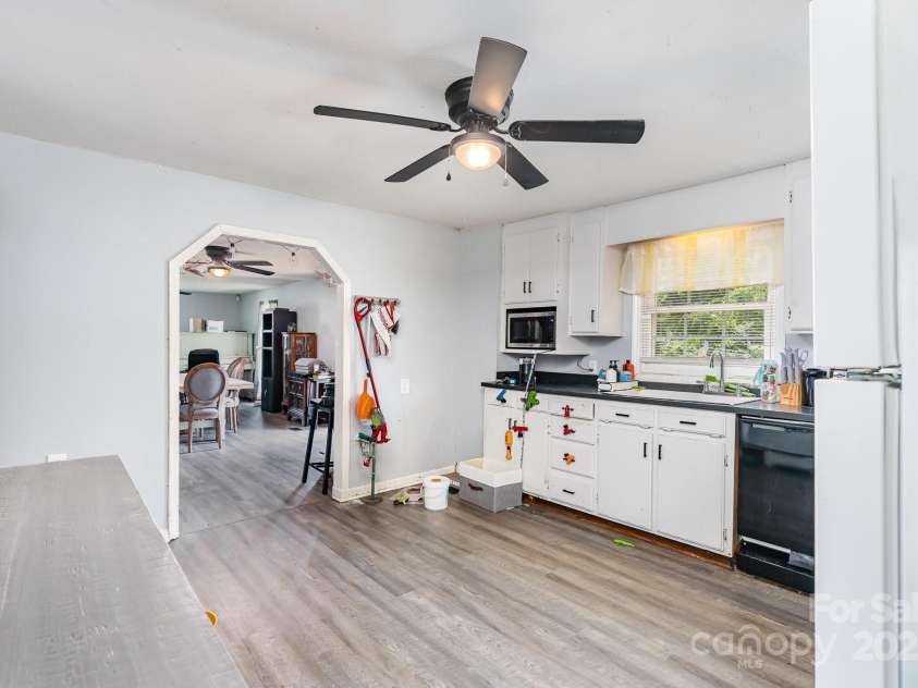 1015 Mclain Road, Kannapolis, NC 28083.  MLS# CAR4278080, YatesRealty ID 29837. 