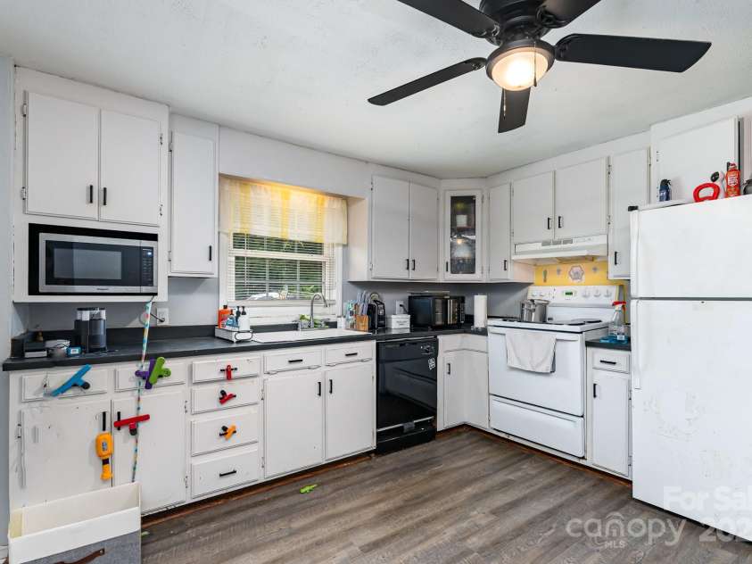 1015 Mclain Road, Kannapolis, NC 28083.  MLS# CAR4278080, YatesRealty ID 29837. 