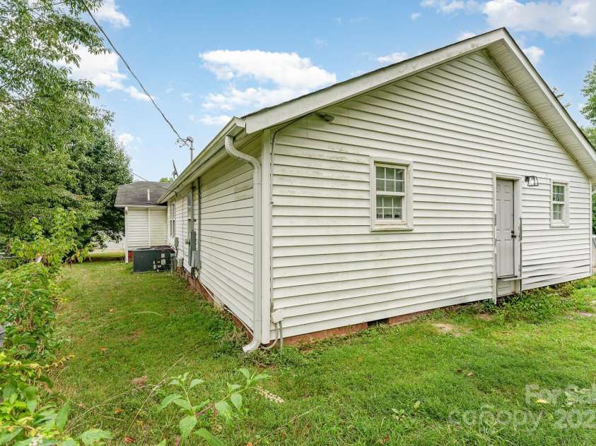 1015 Mclain Road, Kannapolis, NC 28083.  MLS# CAR4278080, YatesRealty ID 29837. 