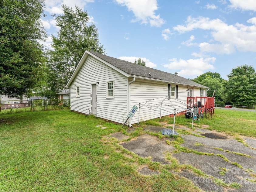 1015 Mclain Road, Kannapolis, NC 28083.  MLS# CAR4278080, YatesRealty ID 29837. 