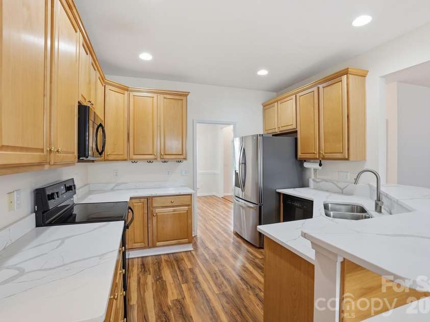 2940 Shady Reach Lane, Charlotte, NC 28214.  MLS# CAR4391013, YatesRealty ID 29837. 