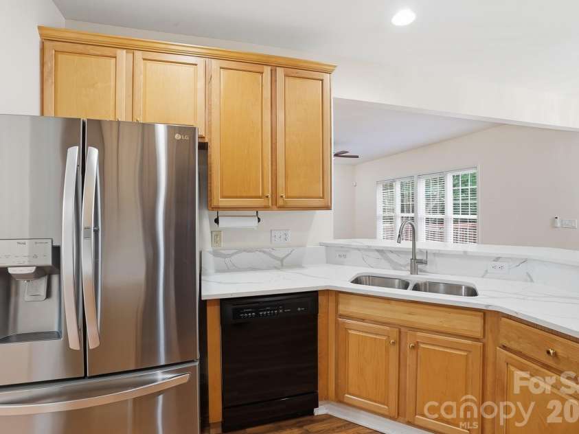 2940 Shady Reach Lane, Charlotte, NC 28214.  MLS# CAR4391013, YatesRealty ID 29837. 