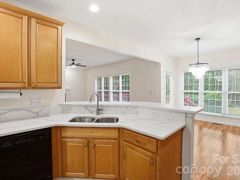 2940 Shady Reach Lane, Charlotte, NC 28214.  MLS# CAR4391013, YatesRealty ID 29837. 