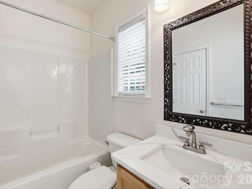 2940 Shady Reach Lane, Charlotte, NC 28214.  MLS# CAR4391013, YatesRealty ID 29837. 