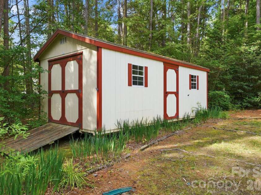 2940 Shady Reach Lane, Charlotte, NC 28214.  MLS# CAR4391013, YatesRealty ID 29837. 