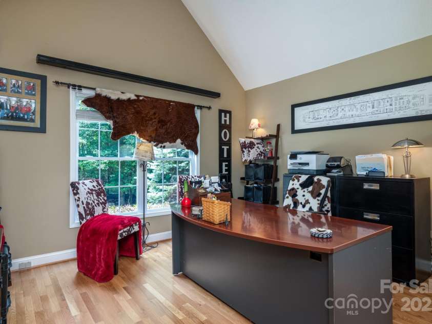 136 Fawn Lane, Roaring Gap, NC 28668.  MLS# CAR4285140, YatesRealty ID 29838. 3rd bedroom