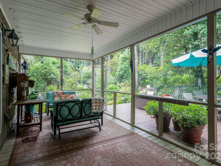 136 Fawn Lane, Roaring Gap, NC 28668.  MLS# CAR4285140, YatesRealty ID 29838. 