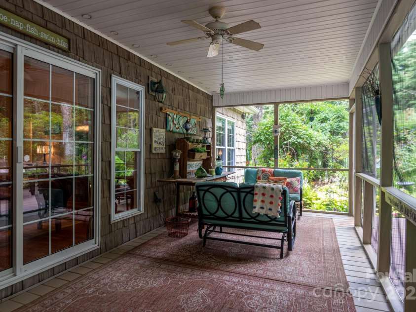 136 Fawn Lane, Roaring Gap, NC 28668.  MLS# CAR4285140, YatesRealty ID 29838. 