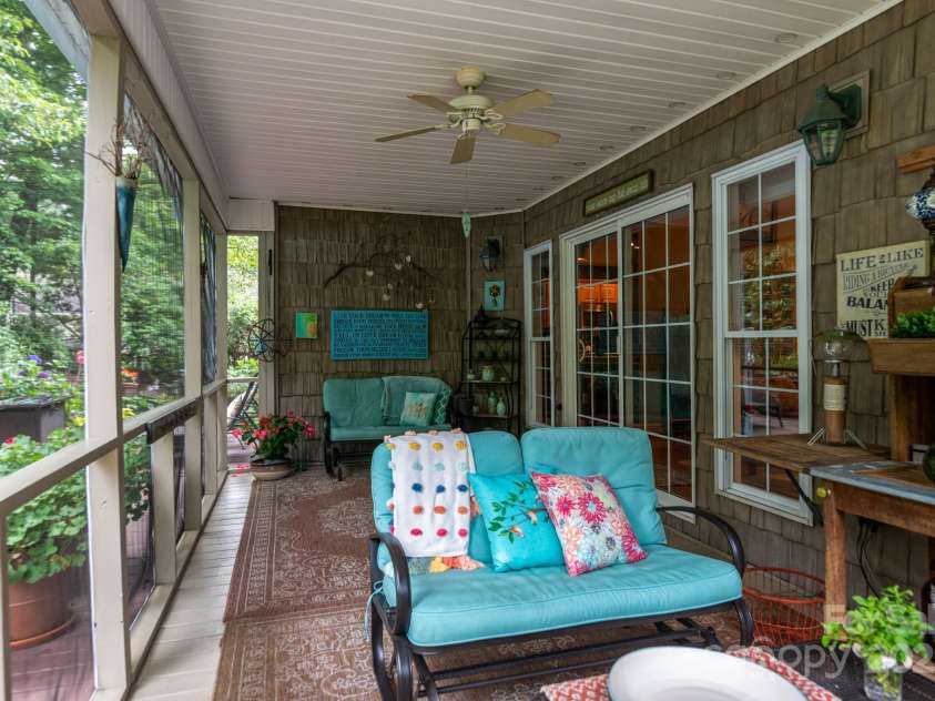 136 Fawn Lane, Roaring Gap, NC 28668.  MLS# CAR4285140, YatesRealty ID 29838. 