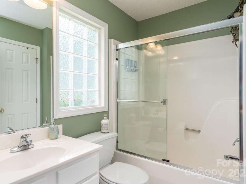 136 Fawn Lane, Roaring Gap, NC 28668.  MLS# CAR4285140, YatesRealty ID 29838. 