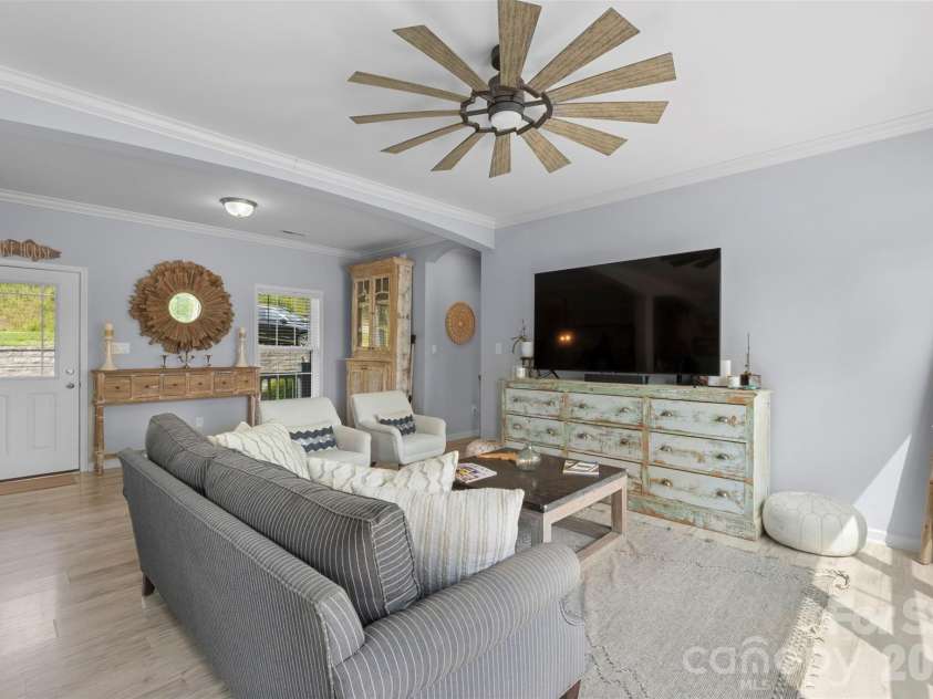 645 Riverside Drive, Lexington, NC 27292.  MLS# CAR4393067, YatesRealty ID 29838. 